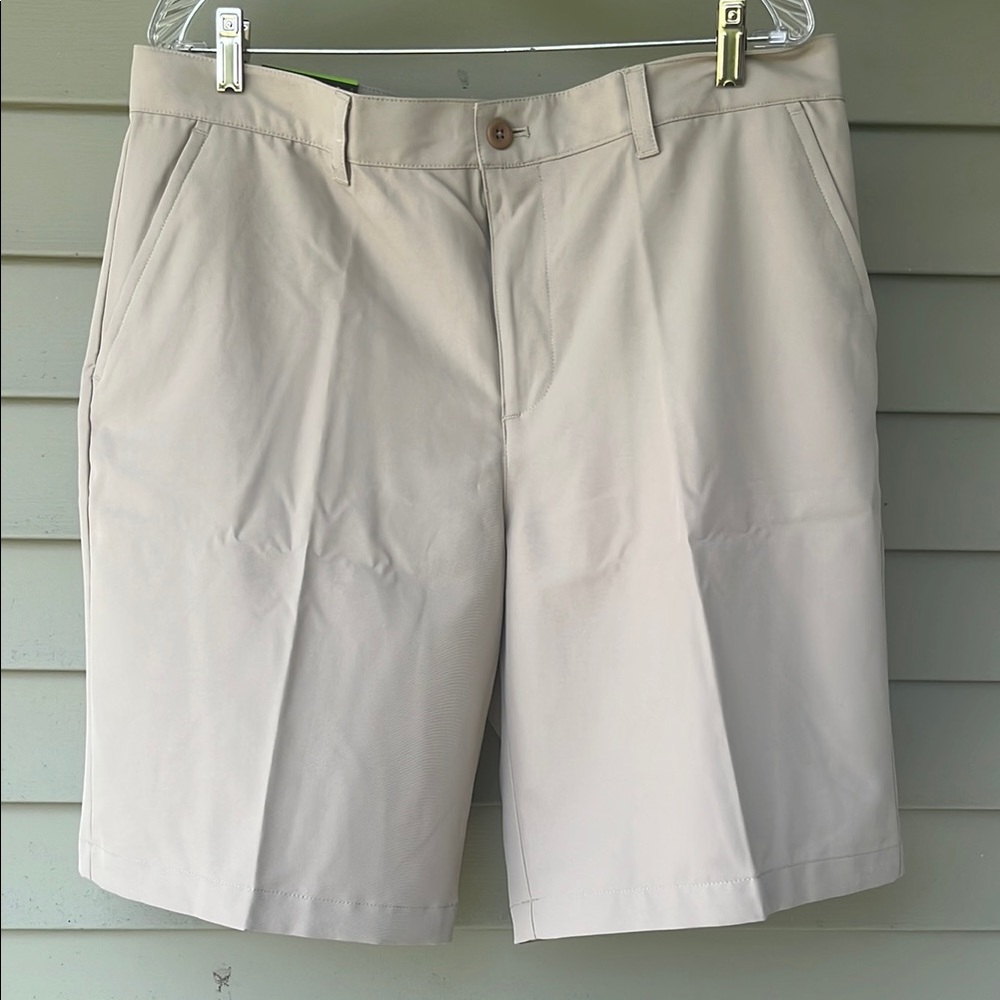 Izod Golf Men's Light Tan Flat Front Shorts - Picture 1 of 15